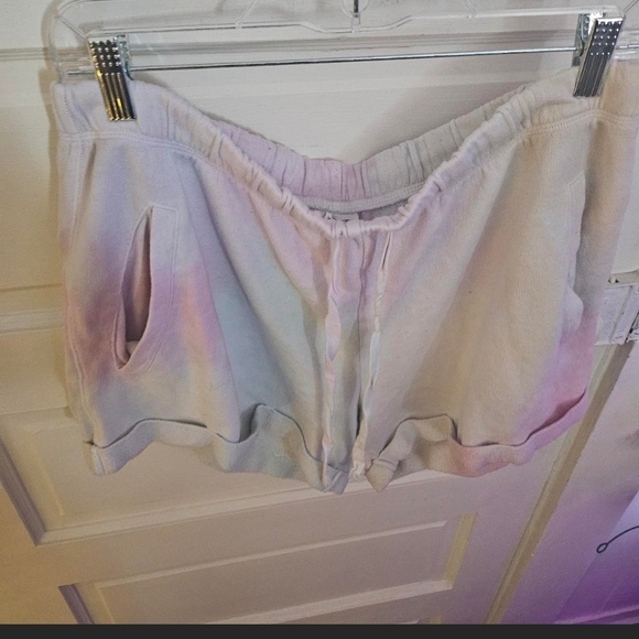 PINK Victoria's Secret Lavender Lounge Shorts - Picture 2 of 5